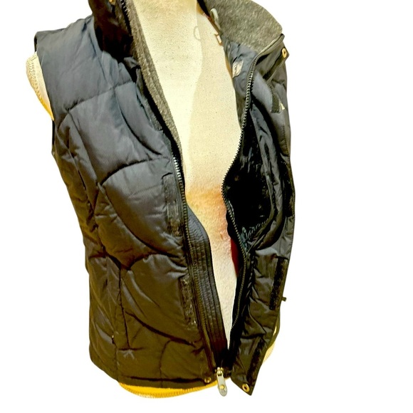 The North Face black zippered Quilted Vest interior pockets size small - Picture 7 of 14